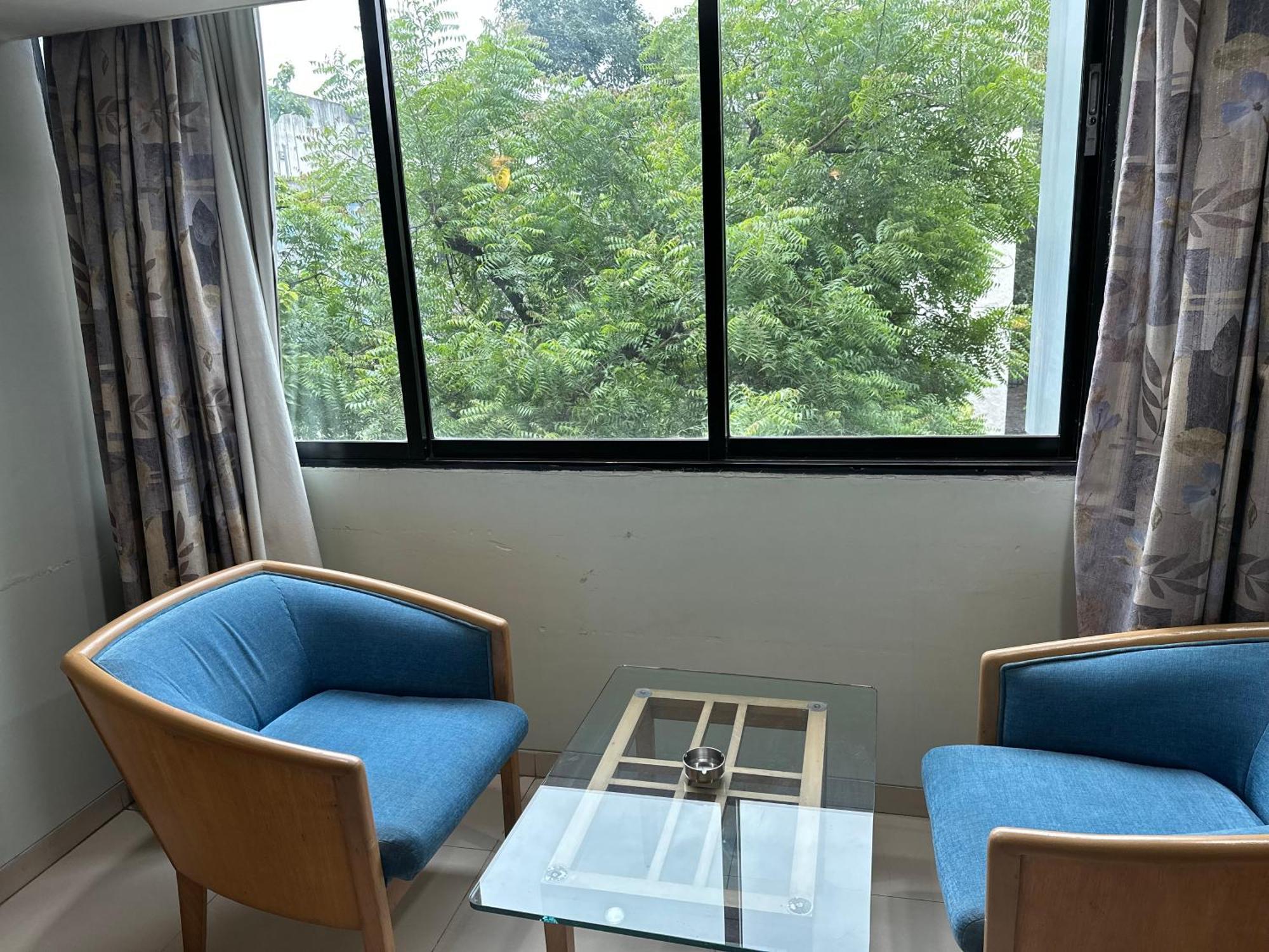 פונה Hotel Ashirwad מראה חיצוני תמונה