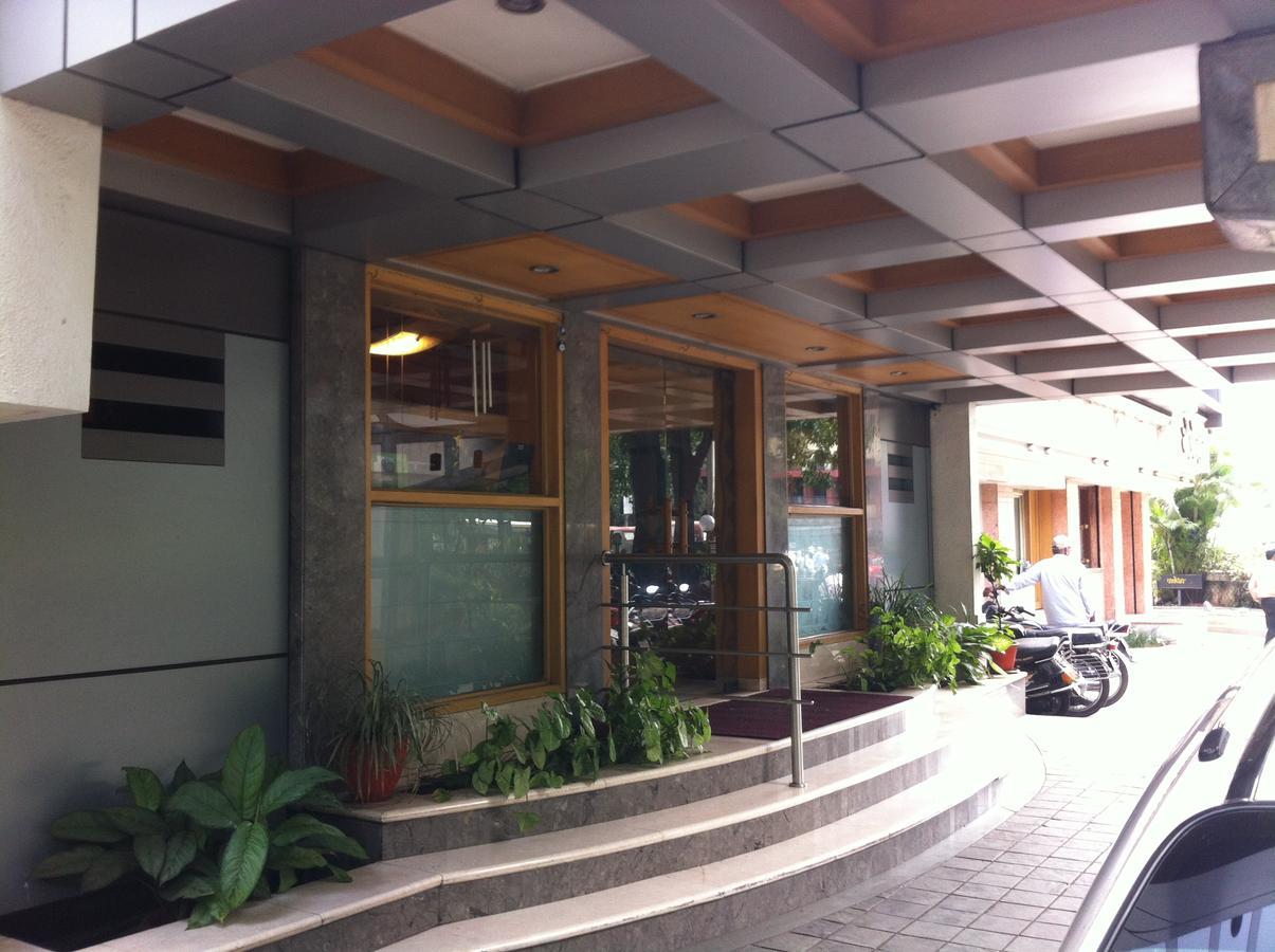 פונה Hotel Ashirwad מראה חיצוני תמונה