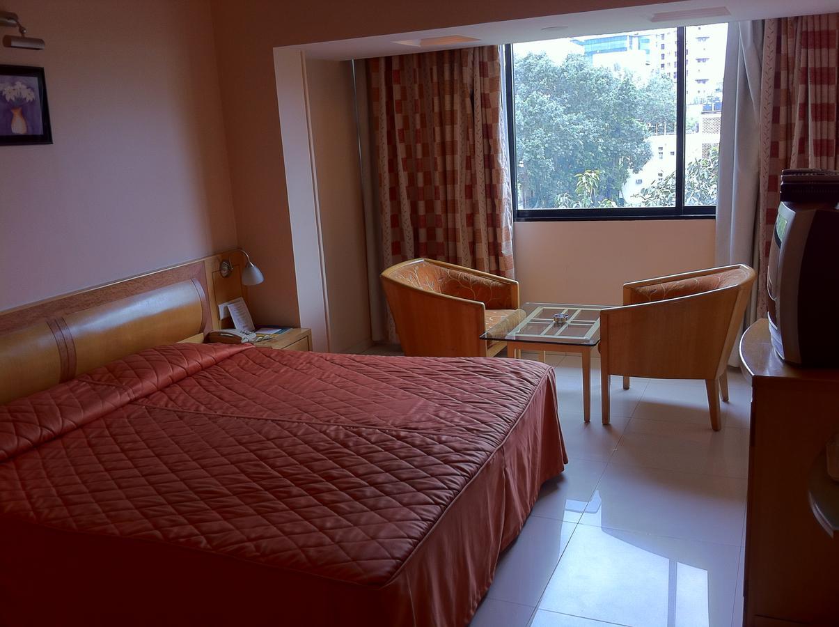 פונה Hotel Ashirwad מראה חיצוני תמונה