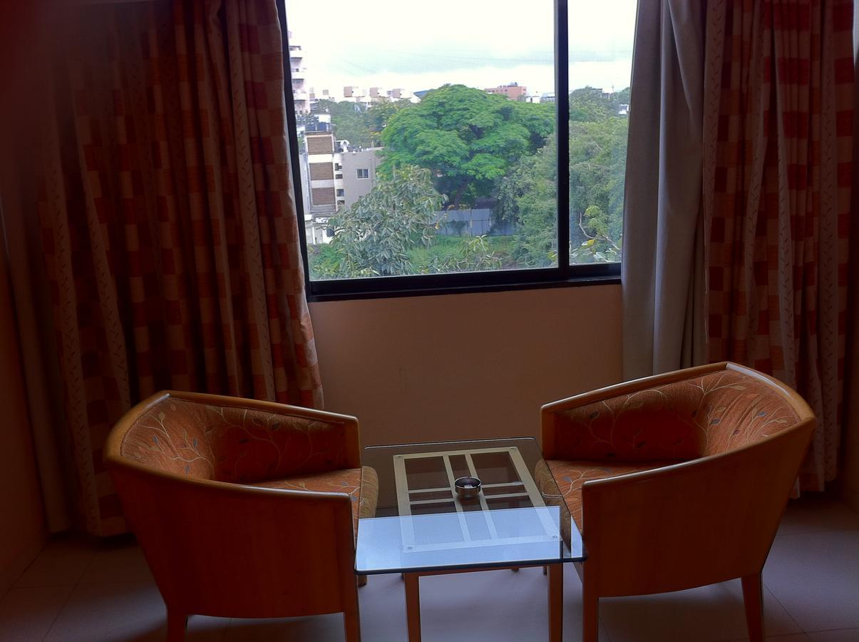 פונה Hotel Ashirwad מראה חיצוני תמונה