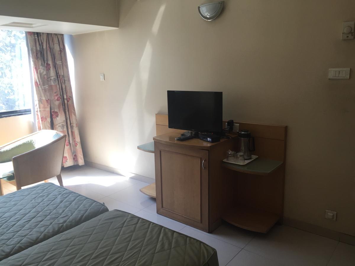 פונה Hotel Ashirwad מראה חיצוני תמונה